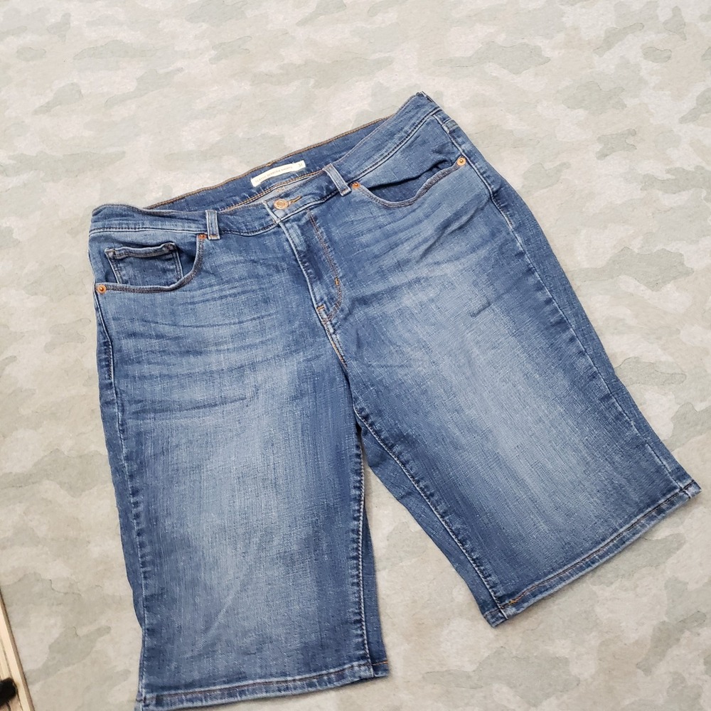 Levi's Shorts Womens 31 Blue Classic Bermuda Pockets Denim - Picture 2 of 11